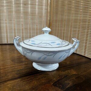Elegant White Porcelain Tureen With Lid & Blue Wheat Pattern Design Silver Trim